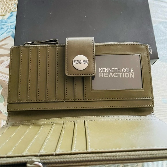 Kenneth Cole Reaction Wallet Army Green NEW - Picture 2 of 7